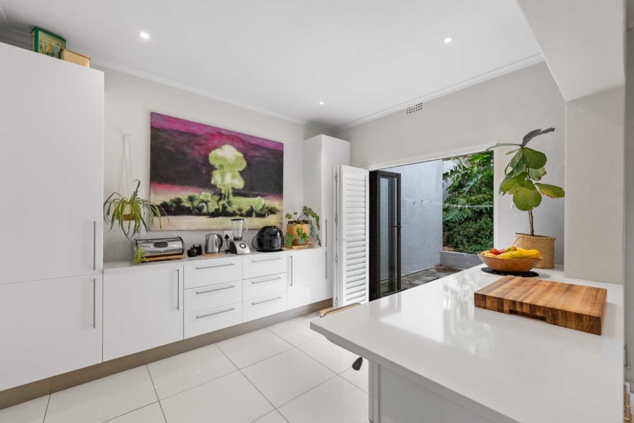 2 Bedroom Property for Sale in Vredehoek Western Cape